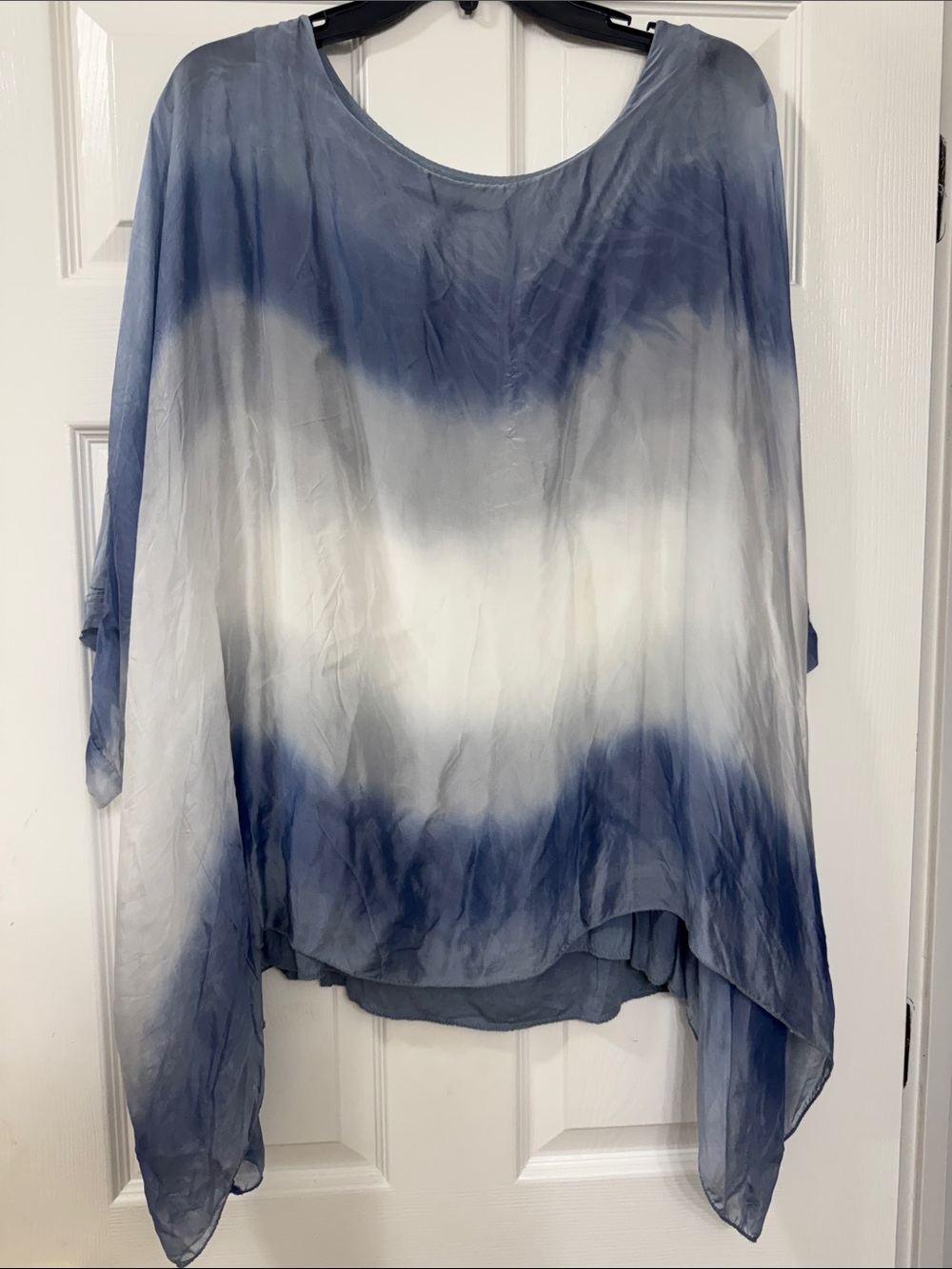 Tempo Paris Blue and White Ombre Flowing Women's Top